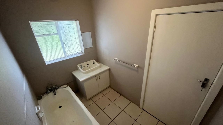  Bedroom Property for Sale in Jeffreys Bay Central Eastern Cape